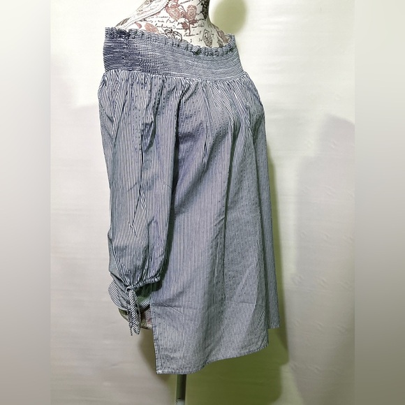 MELISSA PAIGE Navy and white micro striped off shoulder top size M.‎ - Picture 4 of 11